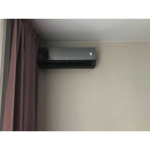 Кондиционер LG AC12BK ARTCOOL Mirror